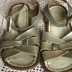 Stylish Sandals Salt Water💥